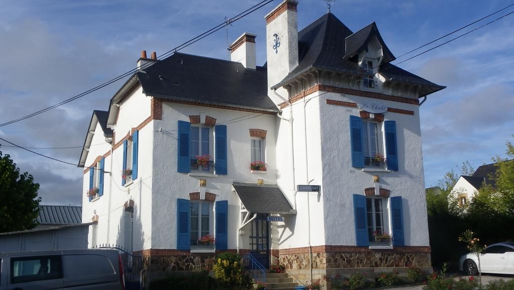 Hotel Restaurant Le Chalet Guéméné-Penfao Exteriör bild